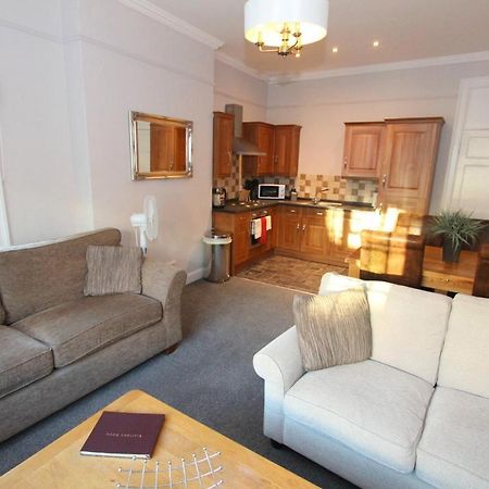 Character Apartment With Views Over City Centre & The Historic Rows Chester Bagian luar foto