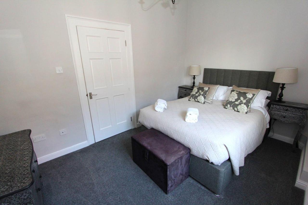 Character Apartment With Views Over City Centre & The Historic Rows Chester Bagian luar foto